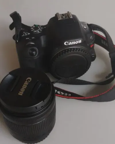 Câmera Canon SL2 + Lente 18-55mm
