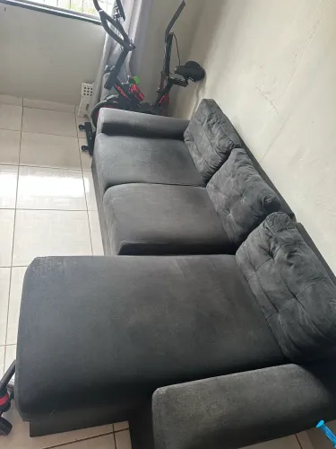 Sofá de três lugares 