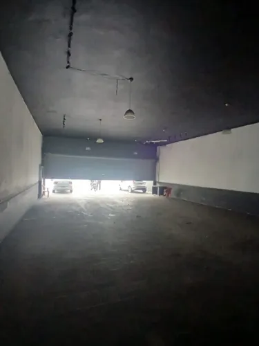 EXCELENTE LOJA COM 500M2 PERTO DA PRAÇA DO VALQUEIRE.