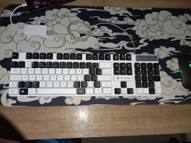 Teclado semi mecânico com mouse sem fio e mouse pad