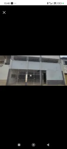 Casa no ibes com 2 kitinets no segundo andar