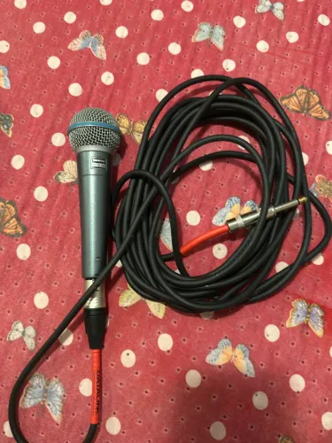 Microfone Shure BETA 58A + cabo 