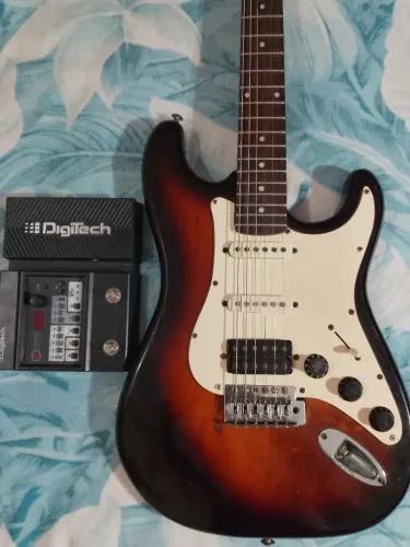 Guitarra e pedaleira 499 tudo