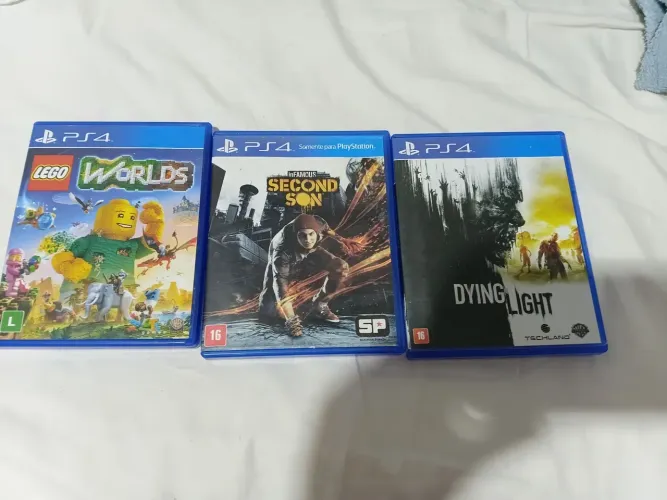 3 jogos de ps4 usados.
