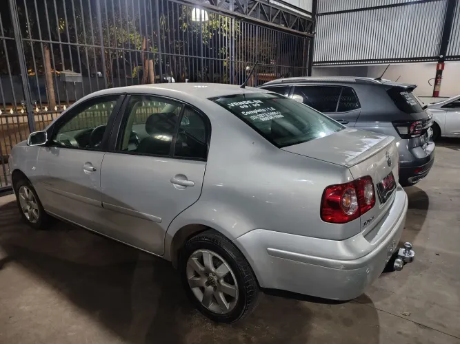 Volkswagen Polo Sedan 1.6 MI Total Flex 8V 4P 2009