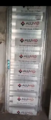 Porta de alumínio nova. (0,80x 2,10) Ainda no plástico.