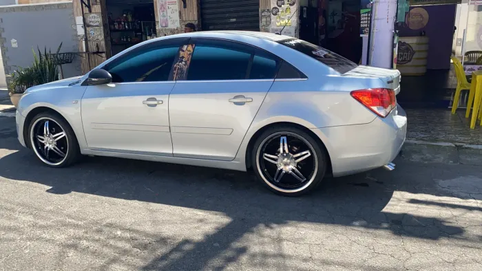Vendo aro 20 com pneus top pra sair hj fiquei maluco 