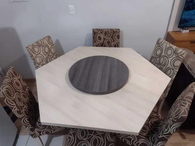 Mesa de jantar sextavada maciça + 6 cadeiras