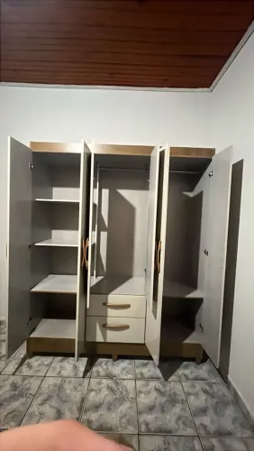 Guarda roupa 6 portas