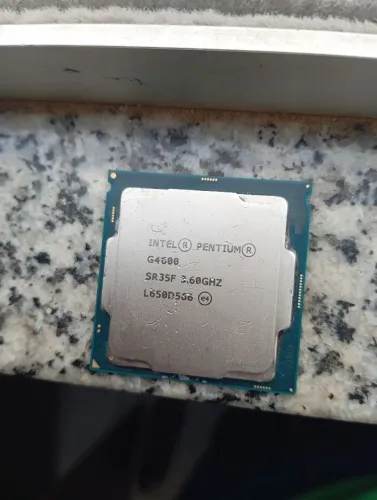 Vendo um Intel Pentium Gold g4600 (7 geração)