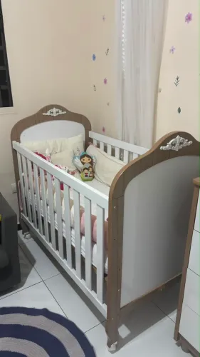 Berço Infantil 100% MDF - Excelente Estado | Acompanha Colchão + Suporte para Cortinado