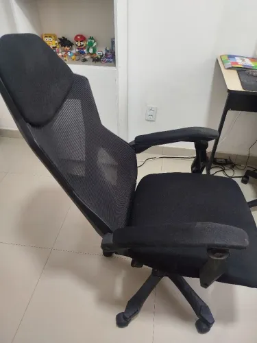 Cadeira de Escritório / Gamer (Com Ajustes e Higienizada) - Retirada no Lírio do Vale