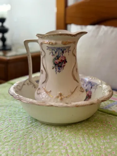 Gomil em porcelana inglesa