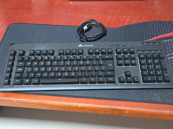 Teclado Barato Gamer RGB Corsair