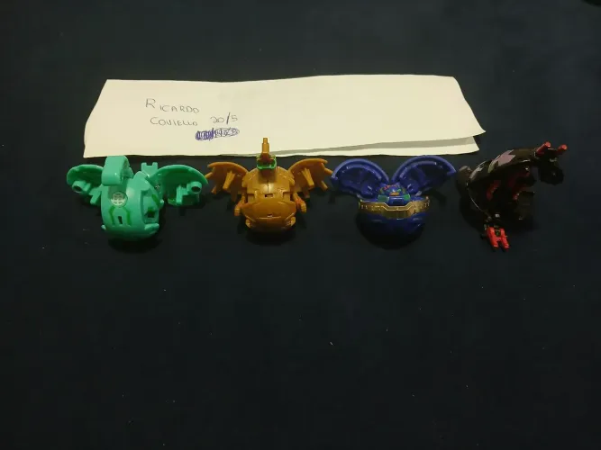 Lote bakugan com defeito