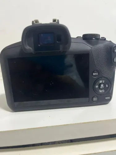 Câmera Canon r100