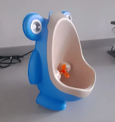 Mictório infantil de parede formato Sapo/Peixe.