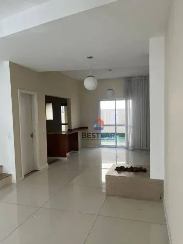 Casa semi-isolada com suíte, `a venda no Condomínio Green Ville, em Cotia/Sp