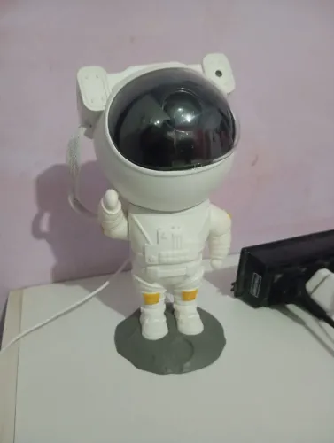 Luminária astronauta <br>Vende-se valor 55,00 (usada)