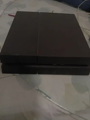 Vende-se ps4 slim 500g