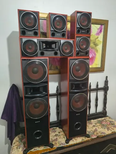 8 Caixa de som sony.