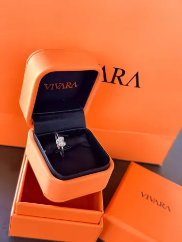Anel Vivara Pavê Em Ouro Branco 18k Com Diamantes