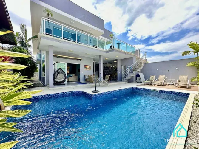Linda casa a venda com 5 suítes em condomínio fechado na Praia da Lagoinha Ubatuba SP