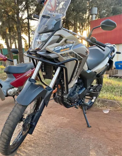 XRE 300 NOVA