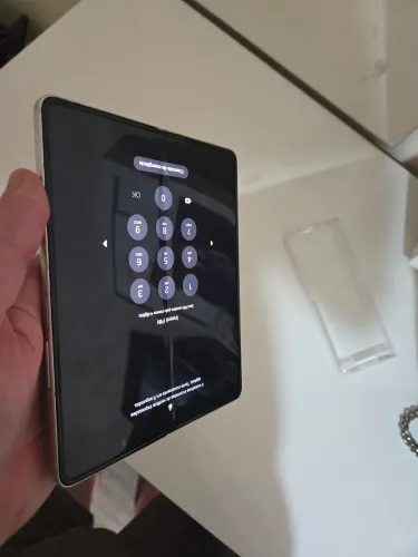 Samsung Galaxy z fold 3