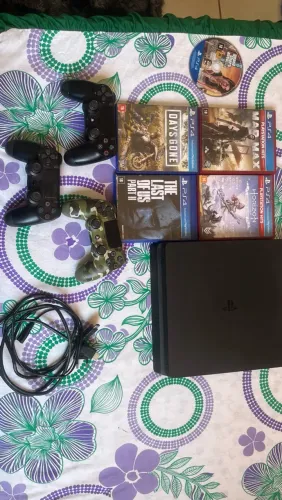 Vendo Ps4 slim de 1T