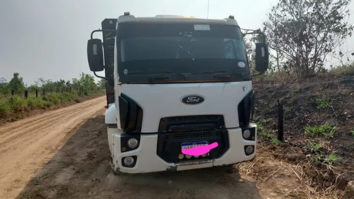 Boiadeiro Cargo 2422 ano 2011 bem abaixo da Fipe