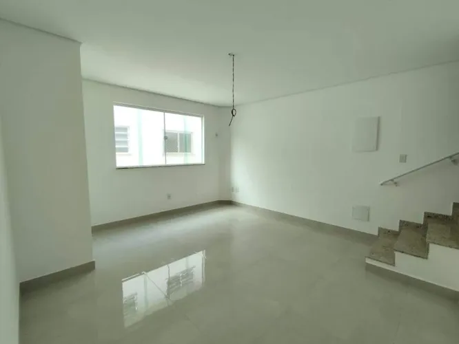 CASA EM CONDOMÍNIO FECHADO no Campo Grande com 2 suítes!