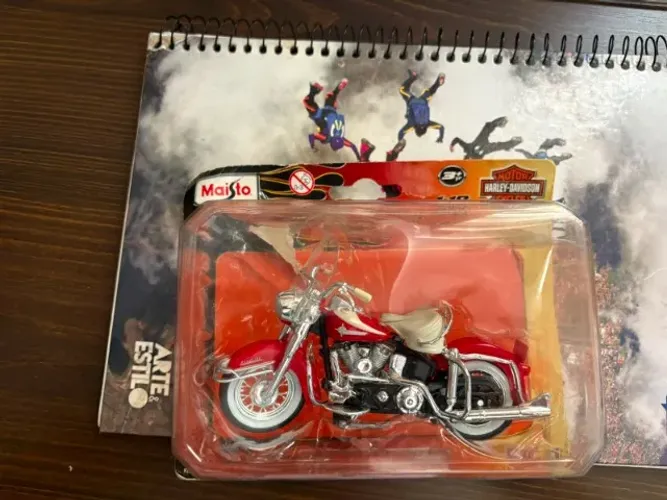 Miniatura Maisto 1962 FLH Duo Glide