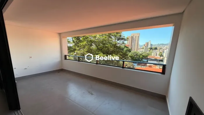 Apartamento de alto padrão com 4 quartos no coraçã
