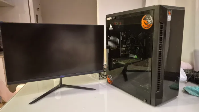 PC GAMER - ACOMPANHA TELA