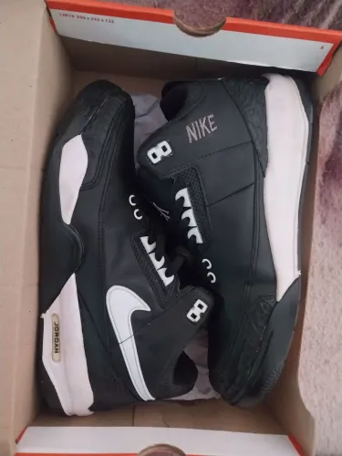 Tenis cano longo NIKE Jordan 42 / 43 