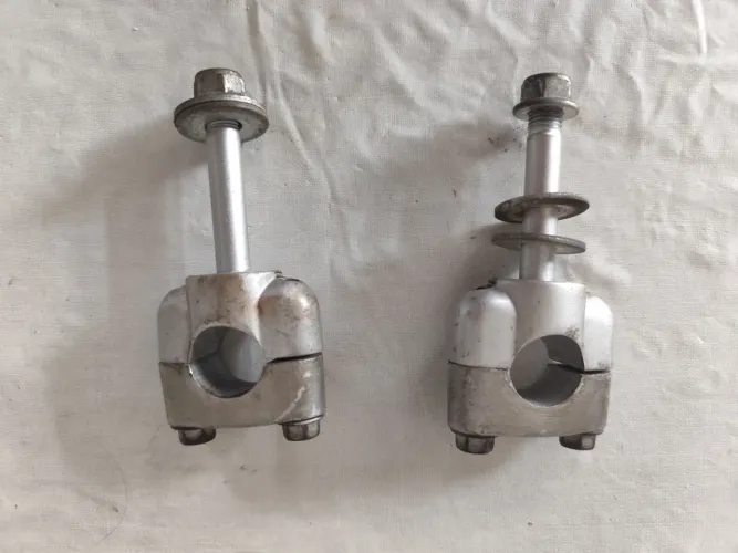 Fixador do guidão original da Lander 250 
