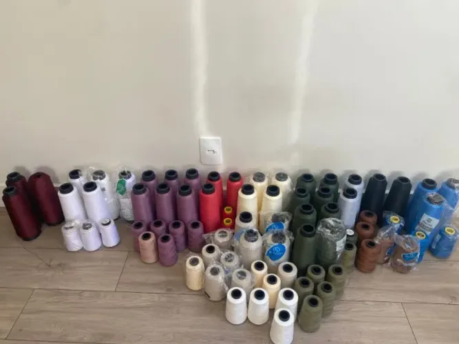 AVIAMENTOS - LINHAS DA MARCA SANCRIS E BARBANTES PARA CORTA-VENTO