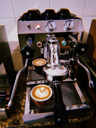 Máquina de café espresso italiana E-61 Isomac Tea Due 220v