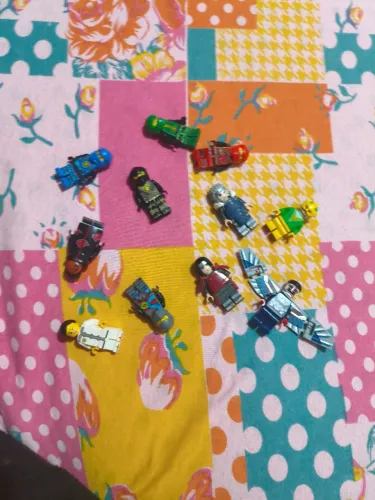 Vende-se ou troca legos
