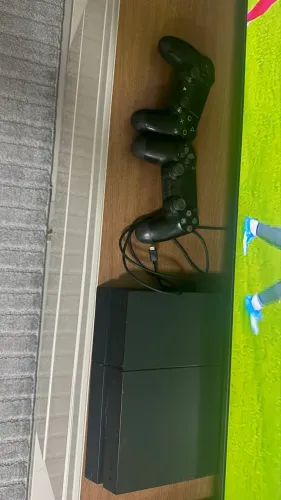 Vende se ps4 semi novo 