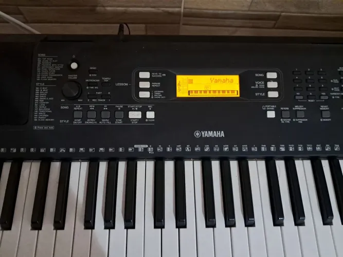 Teclado Yamaha PSR E363