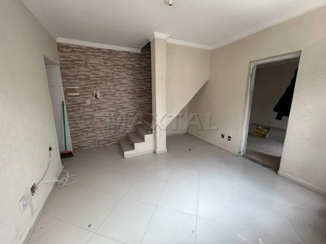 Casa para locação, de 50m², com 1 dormitório, no bairro Vila Romero.