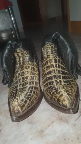 Bota Reizinho couro de jacaré