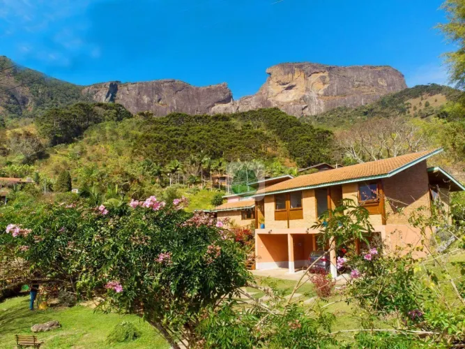 Casa com ótimo padrão aos pés da pedra do Baú à venda 250 m² por R$ 2.800.000 - Paiol Gran