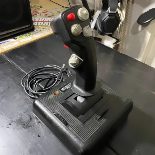 ? Joystick CH Products Fighterstick USB - Seminovo