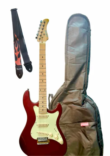 Guitarra Elétrica Strinberg Sts-100 Strato Vermelha acompanhada de correia e capa