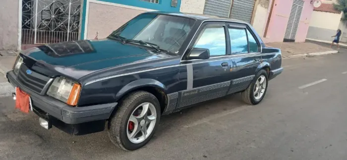 Chevrolet Monza Classic SE 2.0 /mpfi E EFI 2P E 4P 1988