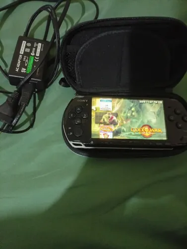 PSP 3001 com 800 jogos