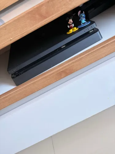 PS4 Slim